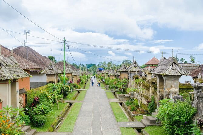 Best Day Tour - #3 World Cleanest Traditional Village - Tegenungan Waterfall starts the day with fresh air