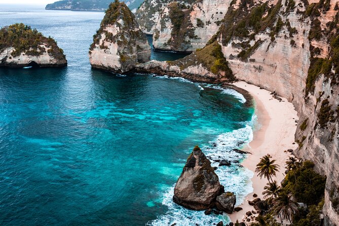 Best Iconic West and East Nusa Penida Island Tour - All Inclusive - Paluang Cliff gives you a different angle