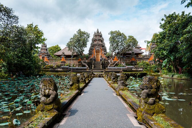 Best of Ubud 1-Day Private Tour - Ubud Market and Palace in the town center