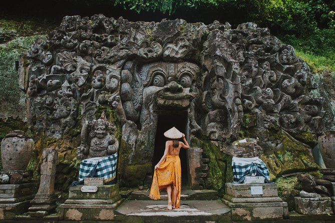 Best of Ubud Attractions: Private All-Inclusive Tour - Mas Carving Center: a short look at Balinese craft