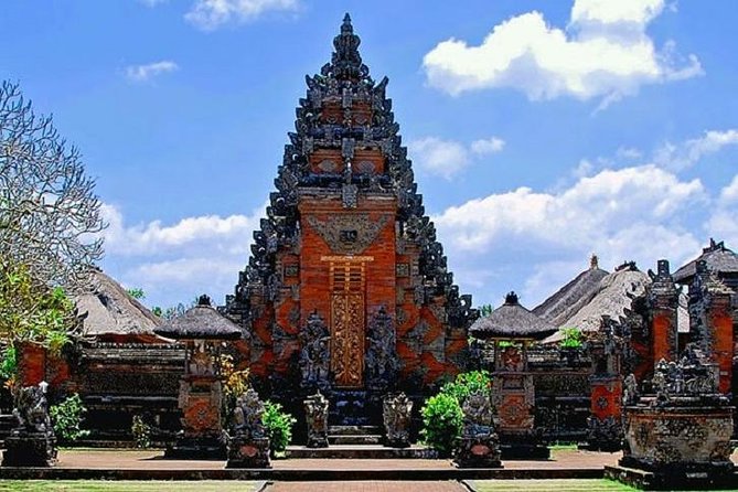 Best of Ubud Private Day Tour with All Inclusive - Tohpati connects sightseeing with Balinese craft