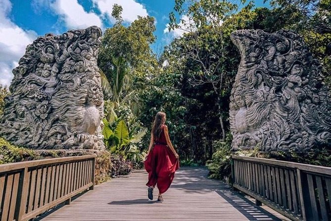 Best of Ubud Private Day Tour with All Inclusive - Monkey Forest brings wildlife and worship together