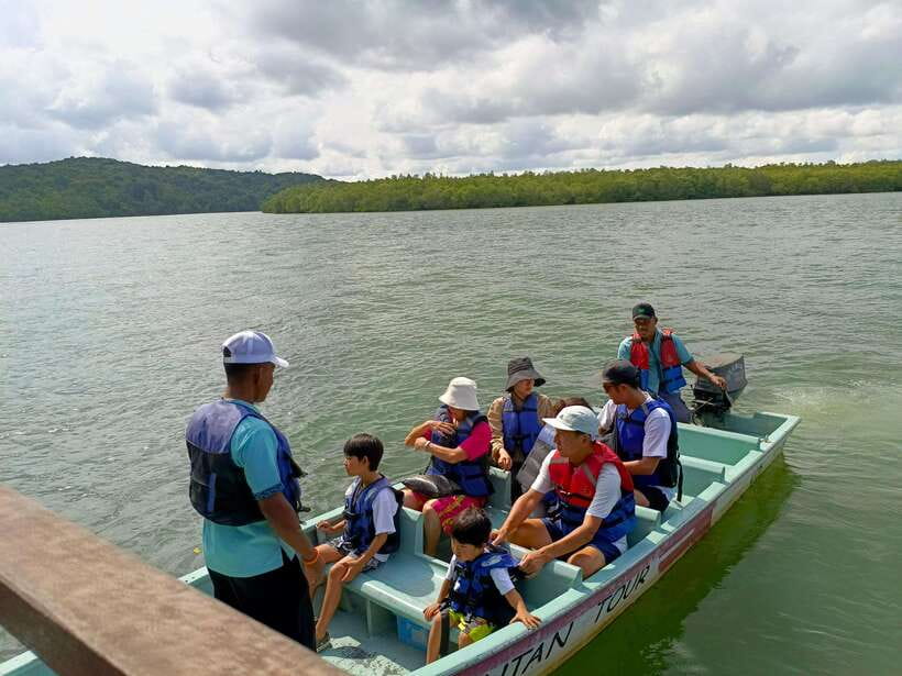 (: BINTAN :) Full Day Tour ( PRIVATE tour ) - A Kelong seafood lunch