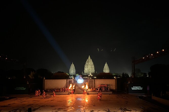 Borobudur Climb To The Top, Prambanan Temple And Ramayana Ballet - Three major sights in one long Javanese day
