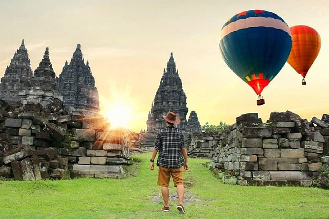 Borobudur Climb To The Top, Prambanan Temple And Ramayana Ballet - Borobudur: climb above the carved Buddhist stories
