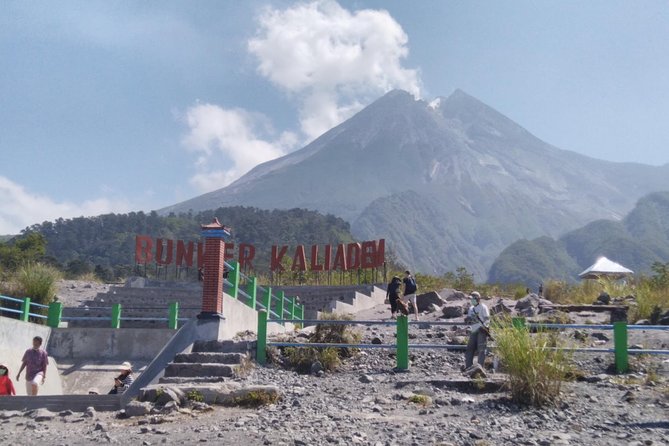 Borobudur(climb up), Merapi Volcano and Prambanan Temple Tour - The long day in the car