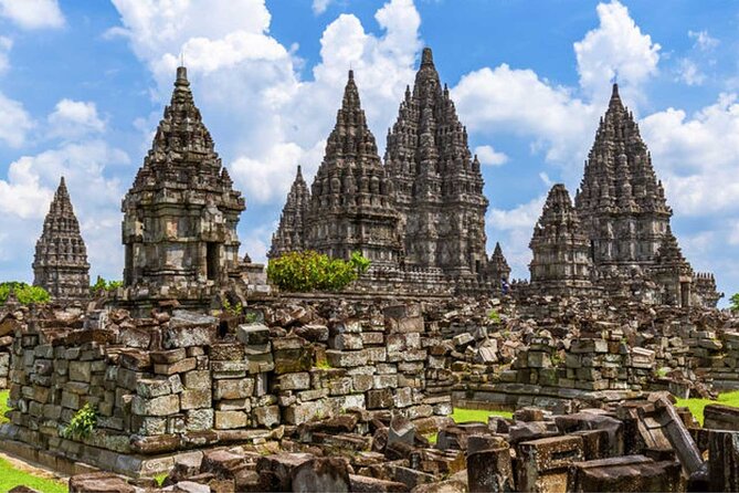 Borobudur Sunrise, Mt. Merapi & Prambanan Day Tour with Entry Fee - Why the guides matter on a day this long