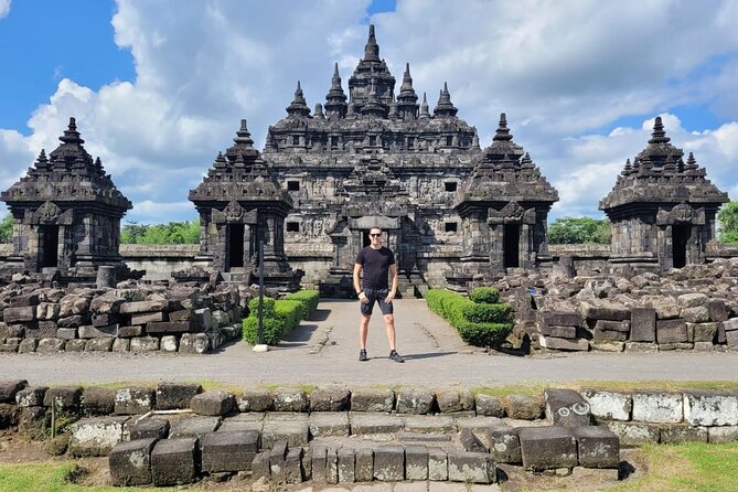 Borobudur Temple Climb To The Top & Prambanan Temple - 1 day tour - Who should book this experience?