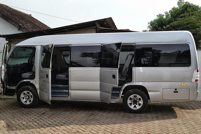 Car Hire with Chauffeur >> Driving around Lombok or visit Gili Islands - Beaches, markets, shopping, and photo stops