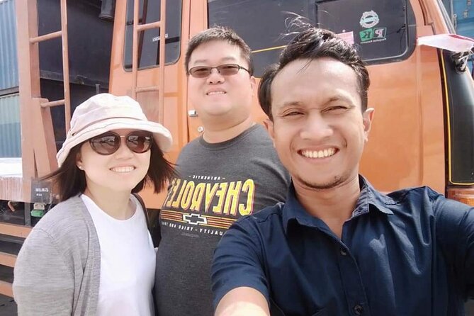 City Tour Jakarta with Private Guide - What the guide-only format really means