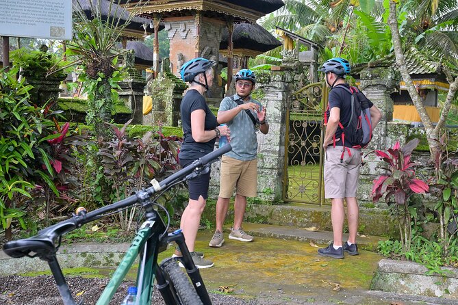 Cycling and Cooking Class in Ubud - Starting at 8:00 am with the market and village side of Bali