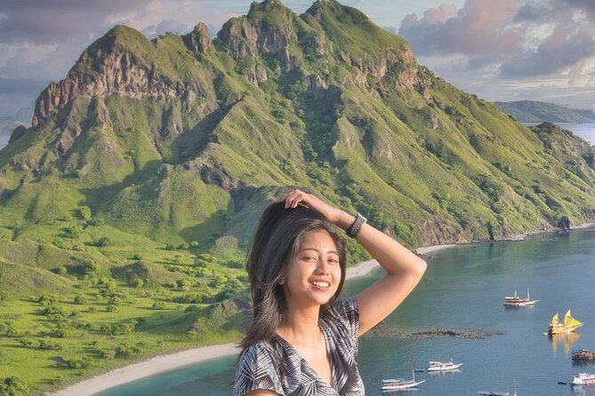 Daily Trip Highlight Komodo Archipelago by Speed Boat - Padar Island starts the morning with a climb