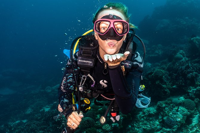 Day Trip certified divers - 3 Dives in Tulamben (pick-up & drop-off included) - The first session: a sensible place for a refresher