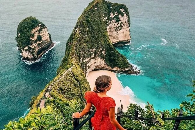 Day Trip to Nusa Penida with All Inclusive - Broken Beach and the cliff with a natural arch