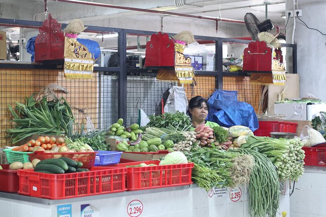 Denpasar City Food Tour (Day Tour) - Pasar Badung: food, shopping, and the first big tasting