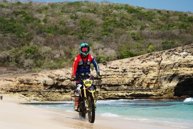 Dirt Bike Adventure at Kuta Lombok - Are Guling and Mawun: two very different beaches