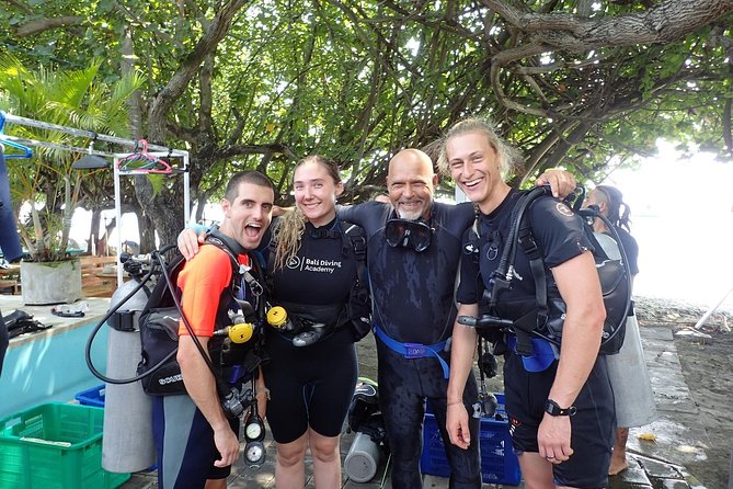 Discover Scuba Diving and dive in Menjangan Island Marine Park 2 dives - Theory and pool training before the sea
