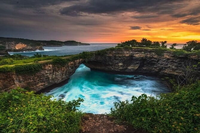 Discover the Enchanting Beauty of West Nusa Penida Private Tour - Angels Billabong and the power of the sea