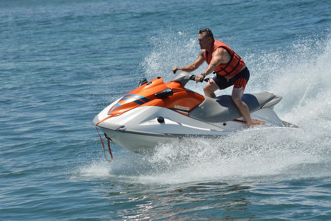 Drive Self Jet Ski Half an Hour - Getting familiar with the jet ski
