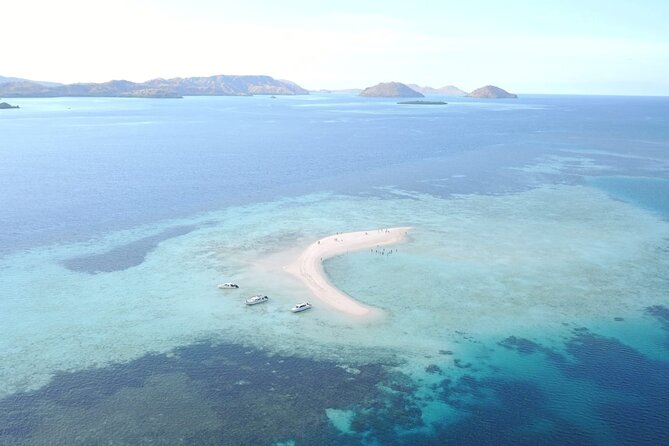 Early Bird Speedboat Group Tour : Explore Komodo Ahead of Crowds - Taka Makassar: a brief sandbar pause