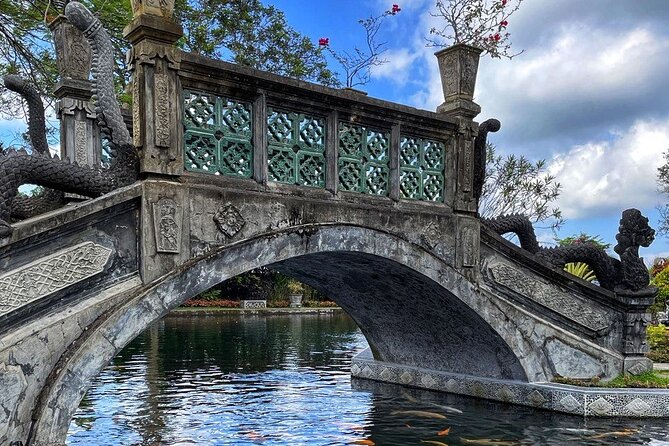 East Bali Tour - Gate of Heaven - Tirta Gangga - Tukad Cepung - What the guides add to the day