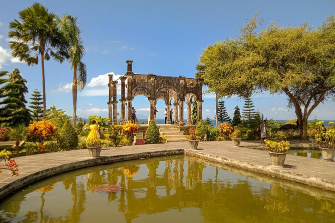 East Bali Tour, Lempuyang - Tirta Gangga - Ujung Soekasada - Black sand Beach - Why East Bali deserves a full day