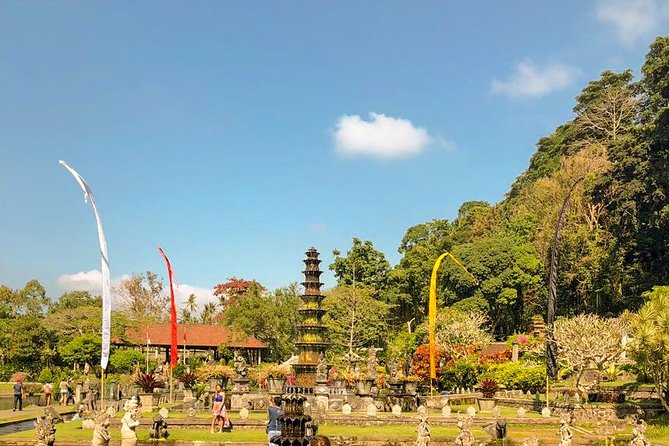 East Bali Tour, Lempuyang - Tirta Gangga - Ujung Soekasada - Black sand Beach - What the private vehicle changes