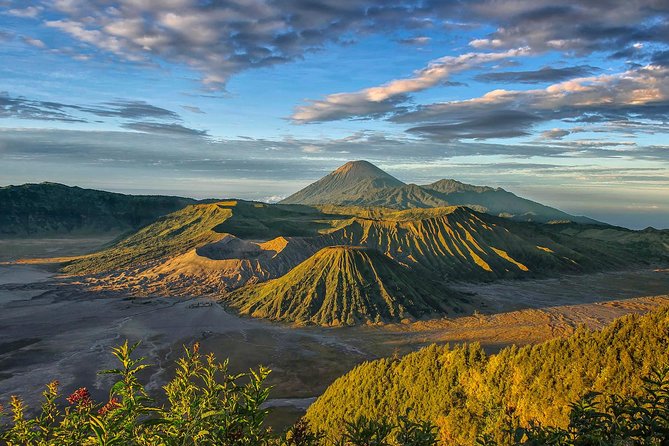 East Java Tours with Bromo Photography, Ijen Blue Fire and Waterfall - Ijen Crater and the blue-fire attempt