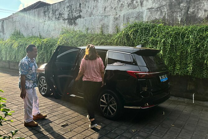 Eco Friendly Premium Electric Vehicle Airport Transfers - Booking, timing, and cancellation details