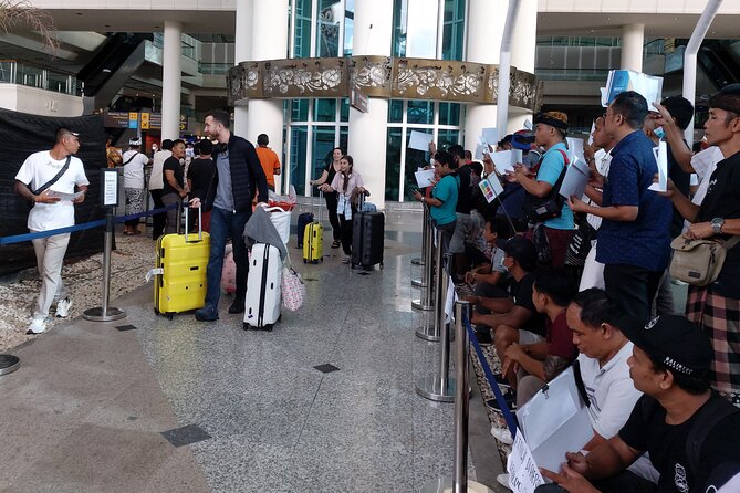 Exclusive Bali Airport Arrival to Hotel Transfer - Booking times, late arrivals, and weather