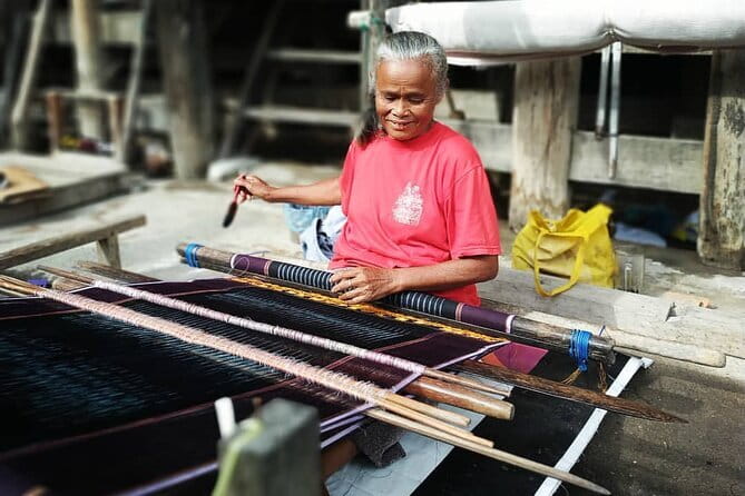 Explore North Sumatra : 7 Days Tour Adventure Package - Day 1: Medan to Bukit Lawang