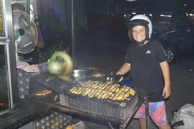 Foodie Tour Bali - Kreneng Market for fruit, browsing, and shopping