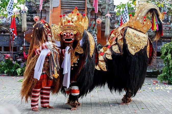 Full Day Kintamani and Penglipuran Village Private Chartered Car Tour from Bali - Batuan Temple, a compact temple visit