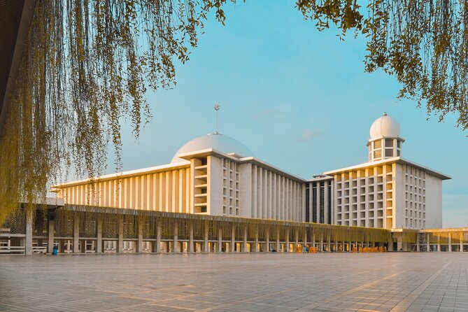Full Day Private Jakarta Tour(Inc Lunch, Puppet show, & Souvenir) - Dharma Bhakti Temple and Jakarta’s Chinese heritage