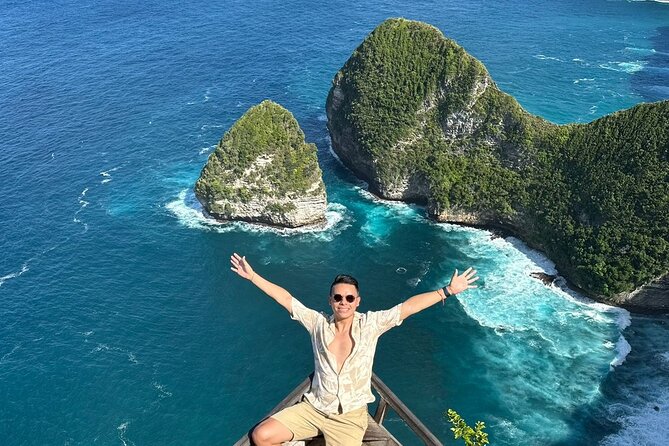Full Day Private Tour in Nusa Penida - Broken Beach frames the sea through a natural arch