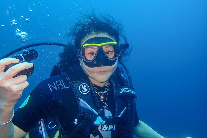 Full-Day Scuba Diving Experience of USAT Liberty in Tulamben - Getting ready with the instructor and equipment