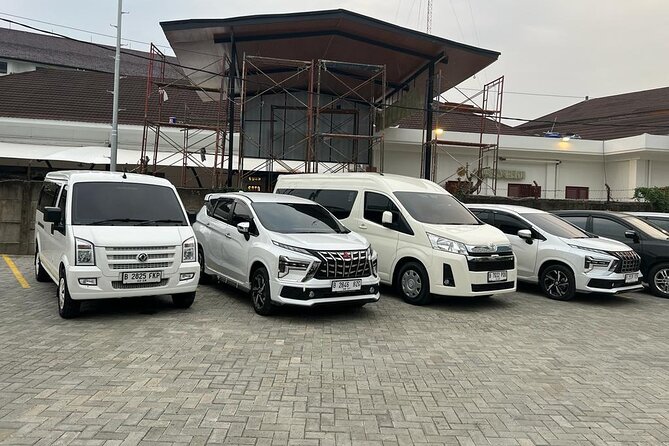 Fullday 10 hours rent a car in Jakarta city with toll & parking - The car, driver, and comfort level