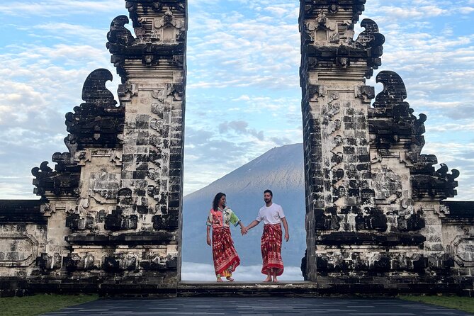 Gate of Heaven Tour - Guides Gede Putra and Yogi