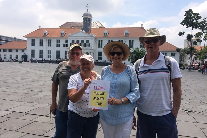 Half Day 5 Hours Jakarta City Tour - Selamat Datang Monument completes the city snapshot
