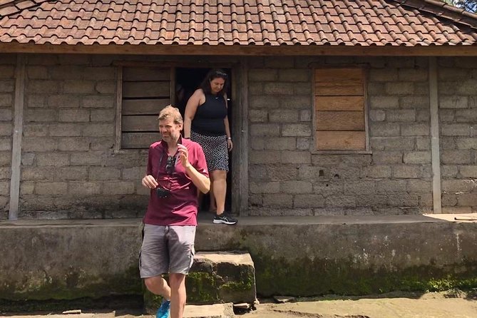 Half Day Cycling Tour ( Manual Bike ) - A downhill route through the quieter side of Ubud