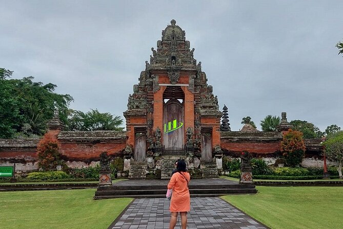 Half-Day Private Tour to Tanah Lot and Bali Royal Temple - Pod Chocolate adds a welcome change of pace