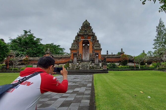 Half-Day Private Tour to Tanah Lot and Bali Royal Temple - Taman Ayun, a royal temple surrounded by water