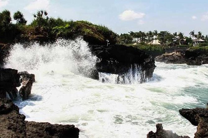 Half-Day Taman Ayun UNESCO and Tanah Lot Temple with private Car - What the private car changes