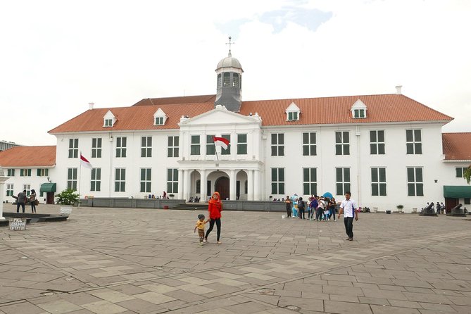 Halfday Batavia by Night with dinner at Cafe Batavia & souvenir - What the $120 price includes