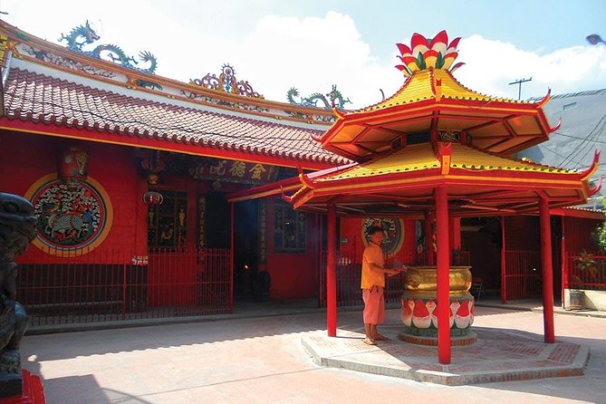 Halfday Excursion Old city Batavia with Lunch and Souvenir - Glodok Chinatown and Dharma Bhakti Temple
