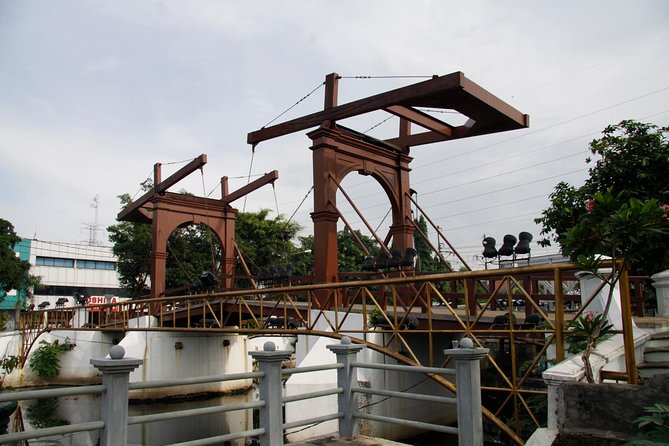 Halfday Excursion Old city Batavia with Lunch and Souvenir - Merdeka Square, Monas, and the final monument
