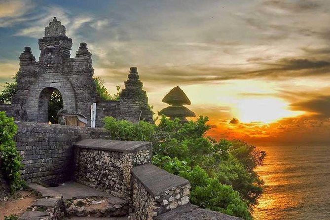 Halfday Tour:Uluwatu Temple,Kecak Dance and Dinner Jimbaran Beach with Transport - Reaching Uluwatu after lunch
