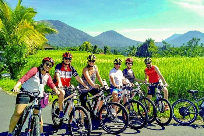 Halo Bike Cycling Tour Downhill - Lunch and cooking at Yoga’s House