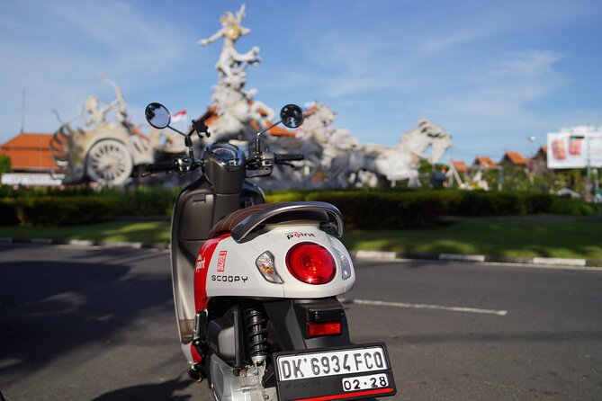 Honda Scoopy Rental in Bali - The handover at Kerobokan