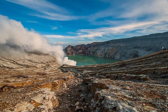 Ijen Blue Fire & Sunrise Sharing Tour - Reaching the rim for sunrise
